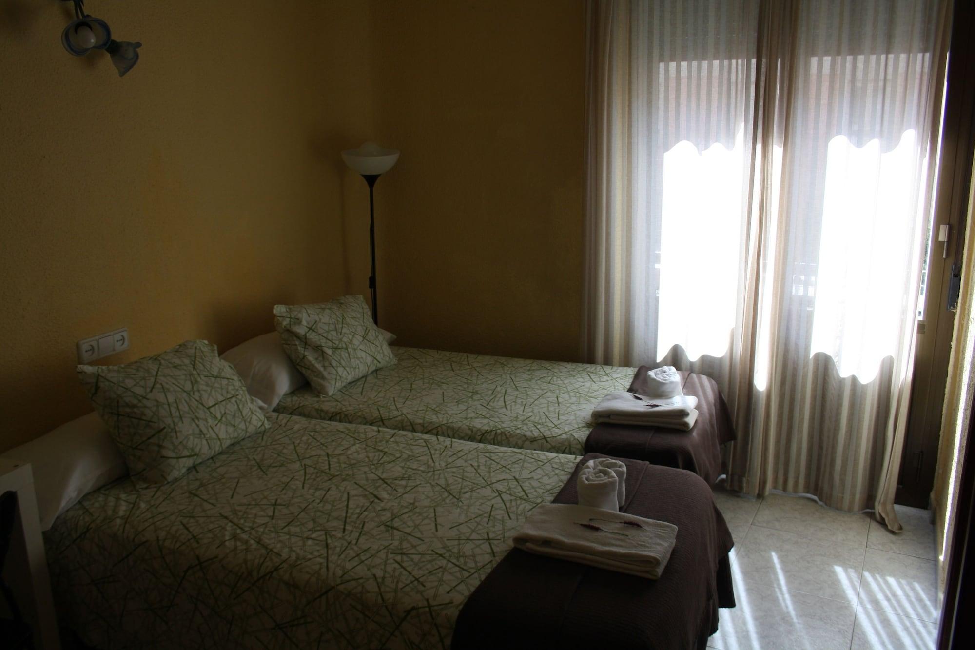 Hostal Rofer Madrid Bagian luar foto