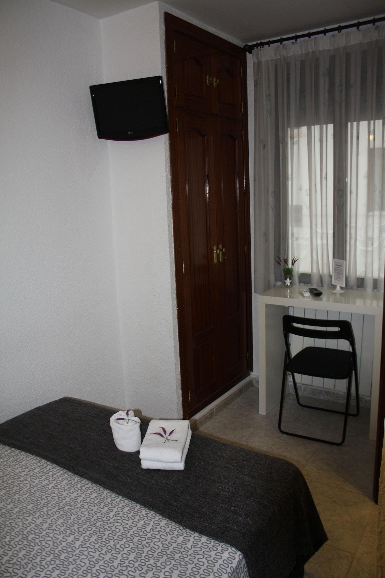 Hostal Rofer Madrid Bagian luar foto