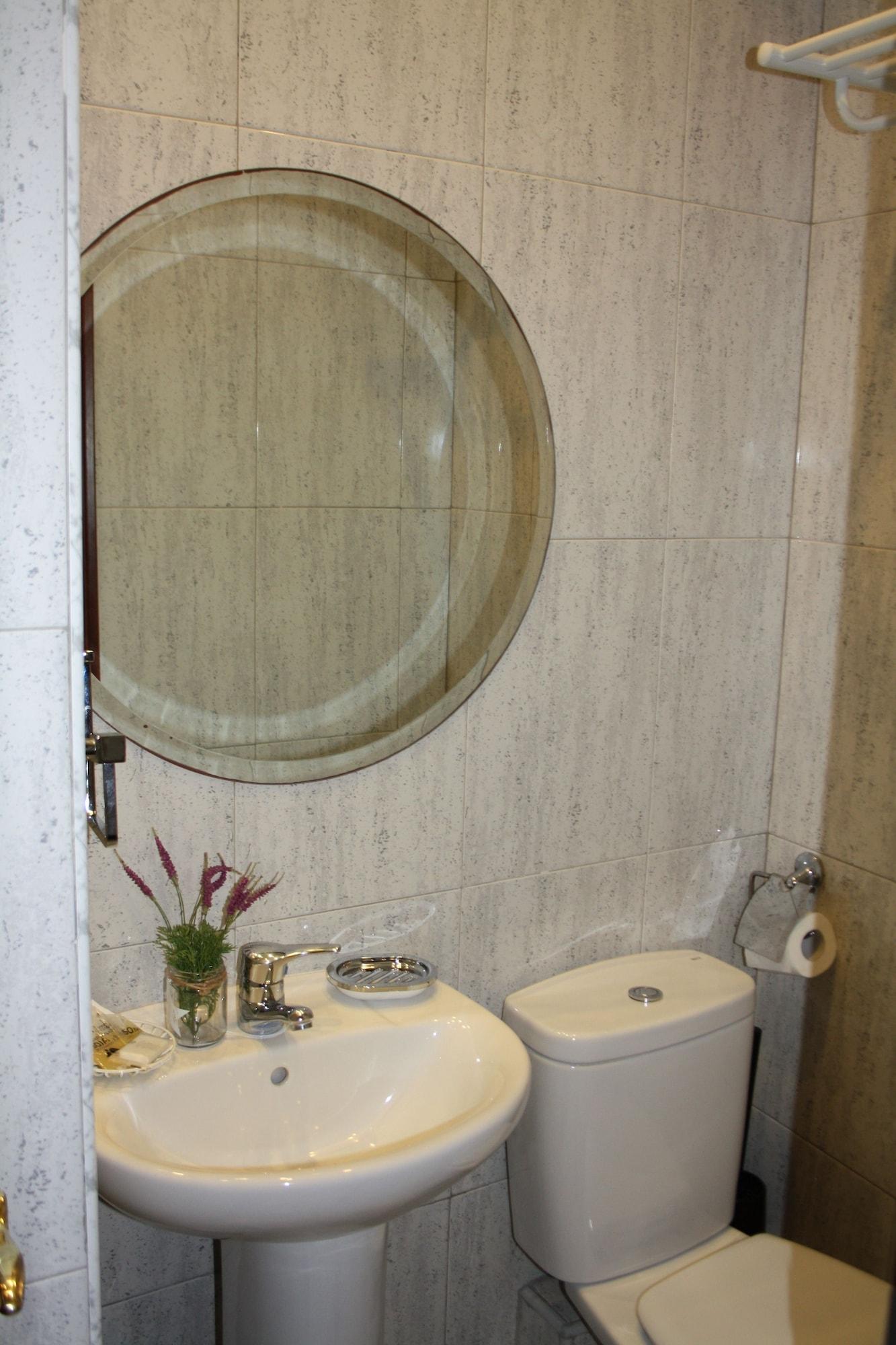Hostal Rofer Madrid Bagian luar foto