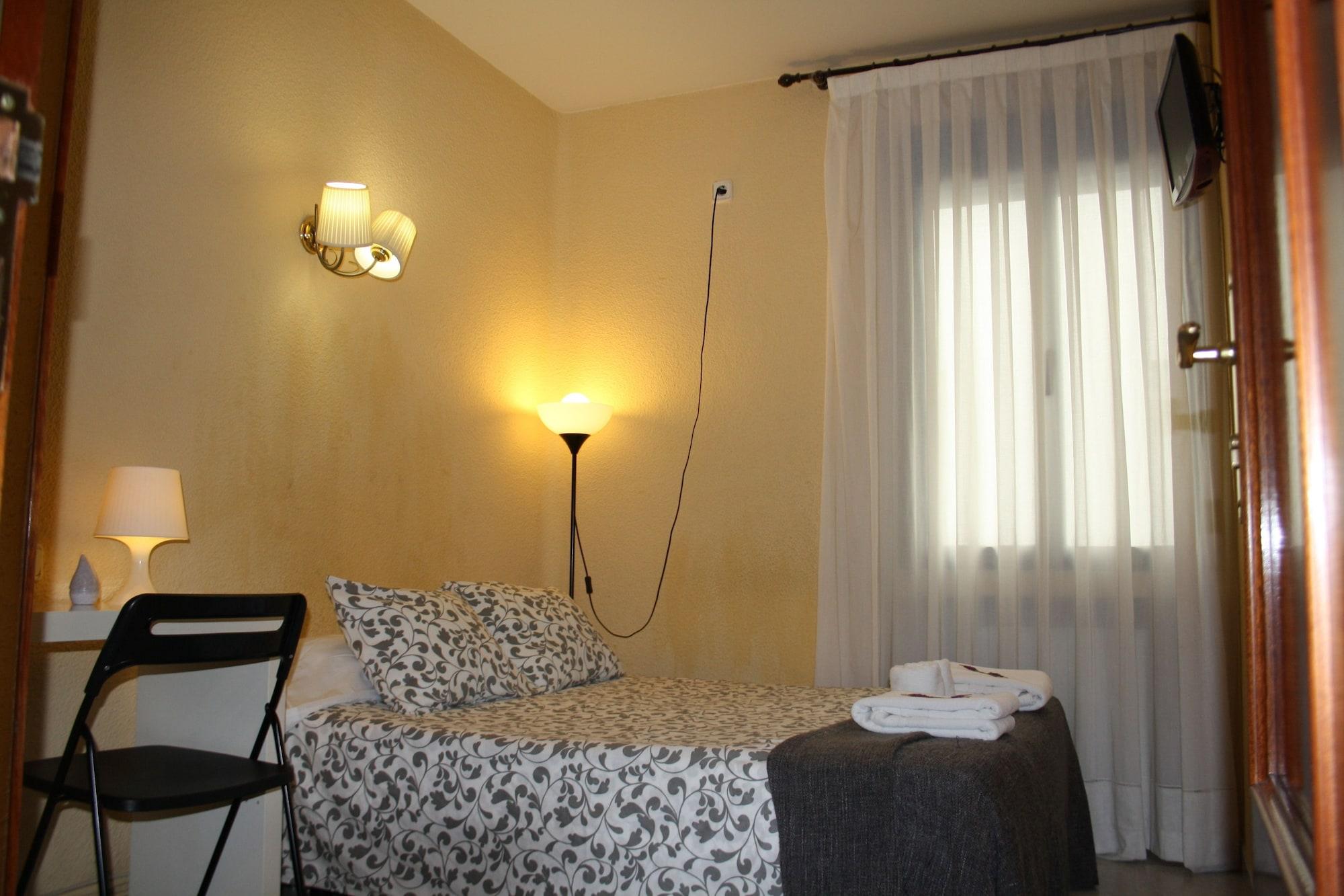 Hostal Rofer Madrid Bagian luar foto