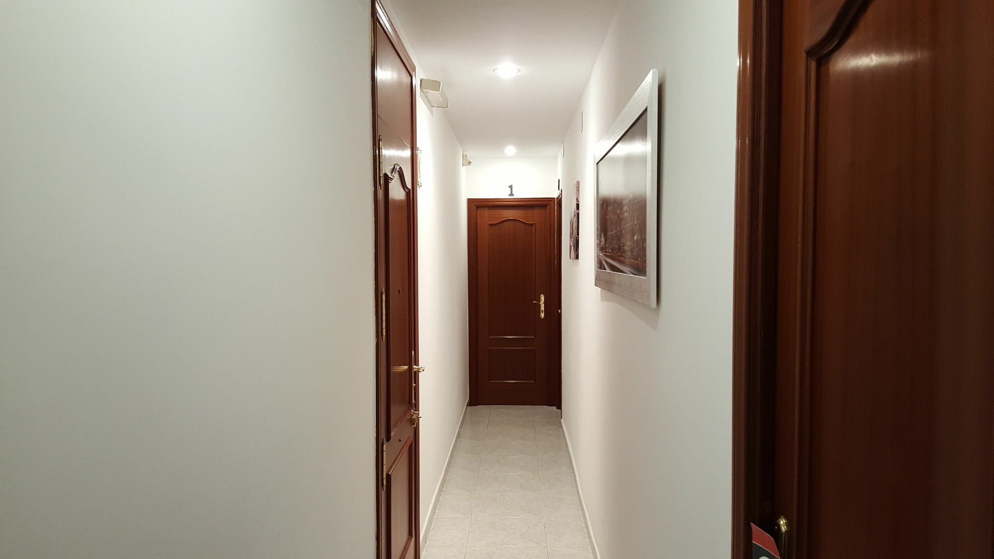 Hostal Rofer Madrid Bagian luar foto