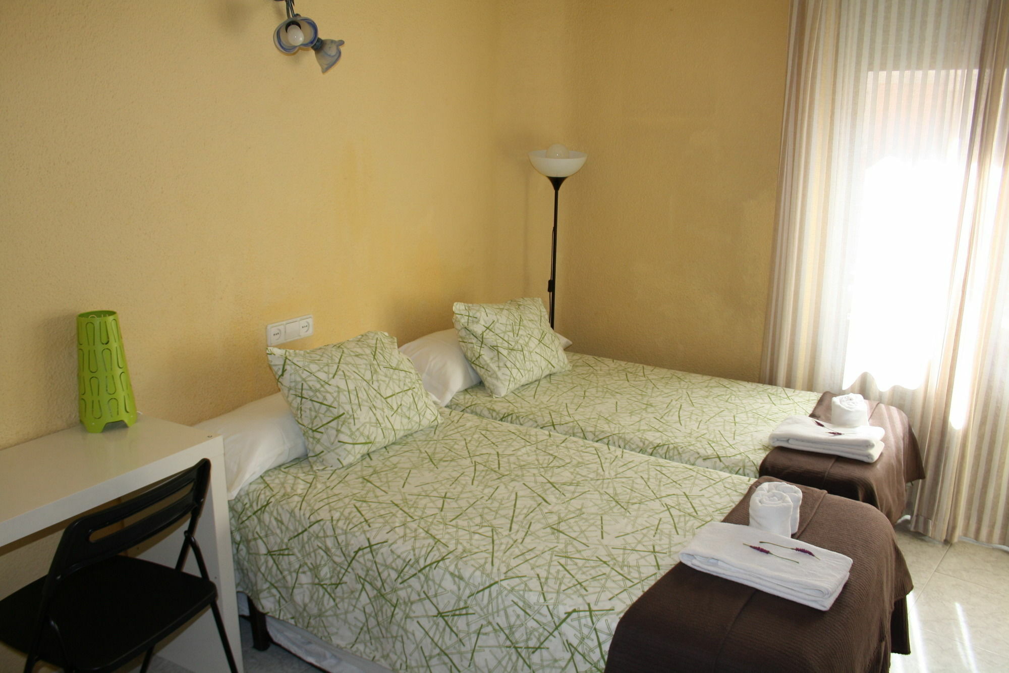 Hostal Rofer Madrid Bagian luar foto