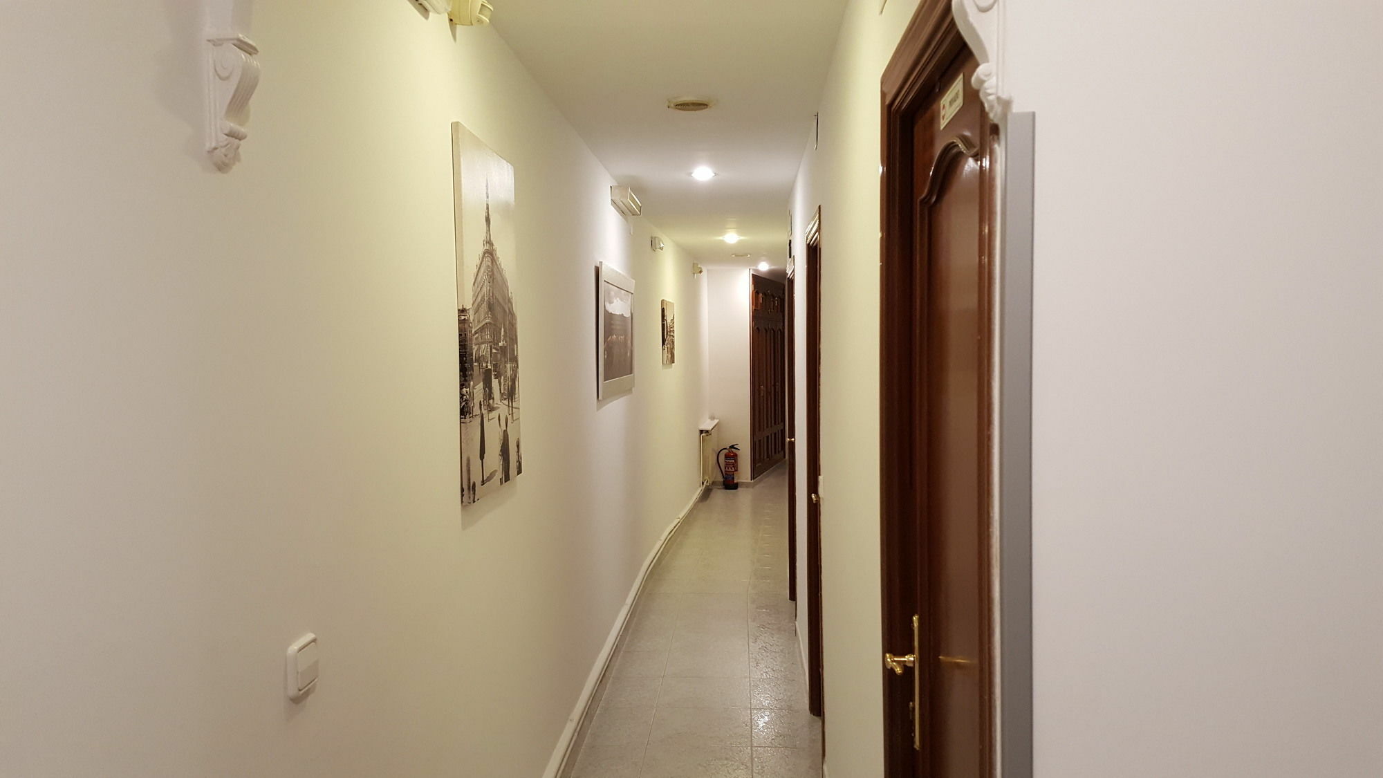 Hostal Rofer Madrid Bagian luar foto